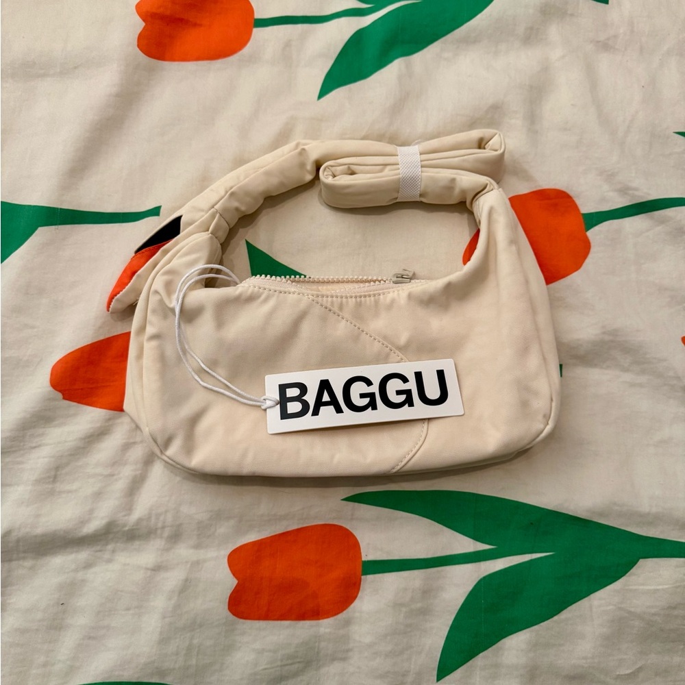 BAGGU Swan Bag in white